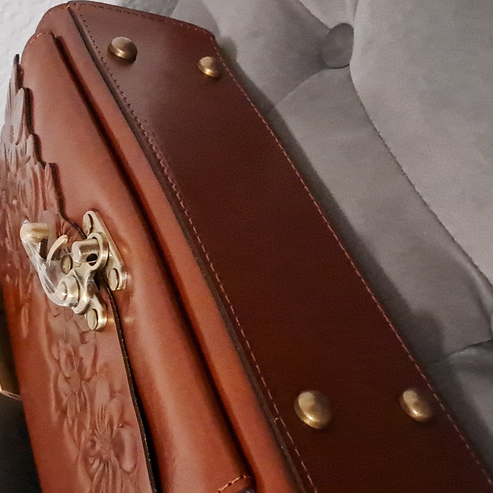 Patricia Nash messenger leather purse Charonne tan - Picture 10 of 12
